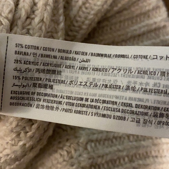 SOLD ππ Abercrombie and Fitch size M turtleneck sweater - Picture 10 of 10